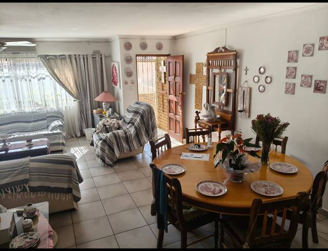 3 BEDROOM APARTMENT FOR SALE IN RUSTENBURG CENTRAL